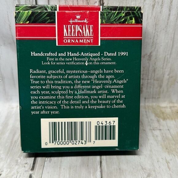 Heavenly Angels 1991 Hallmark Keepsake Christmas Ornament 1st in Series - Picture 2 of 4